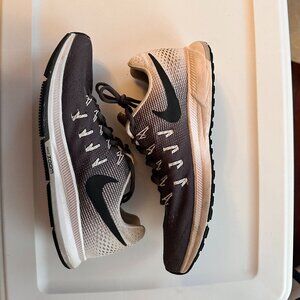 Nike Wmns Air Zoom Pegasus 33